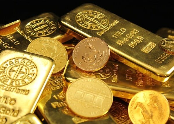 また！金価格が史上最高を更新 ─ しかし「安全資産」神話は本物か？